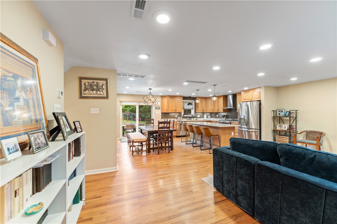 569 Pat Haven Dr