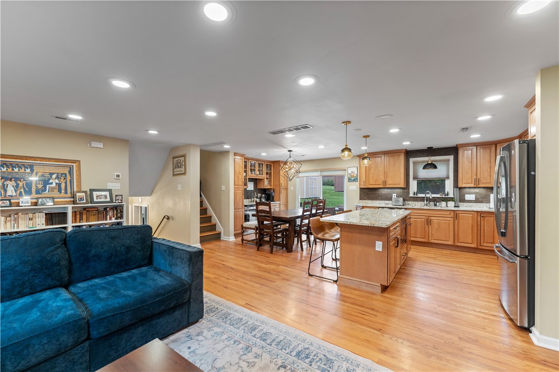 569 Pat Haven Dr
