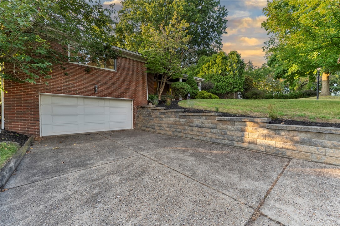 1727 Holly Lane