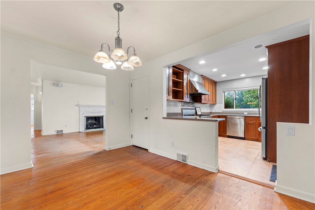 1727 Holly Lane