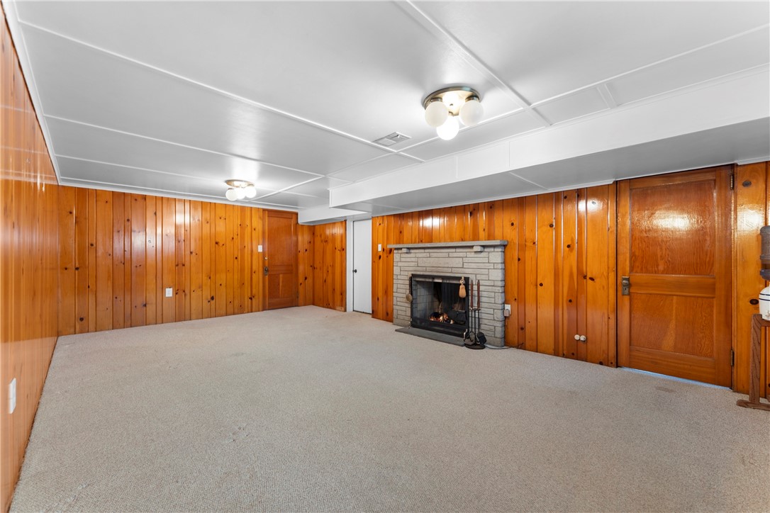 1727 Holly Lane