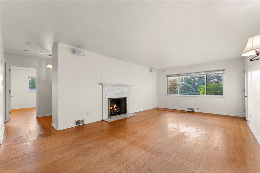 1727 Holly Lane