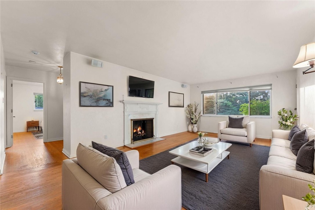 1727 Holly Lane