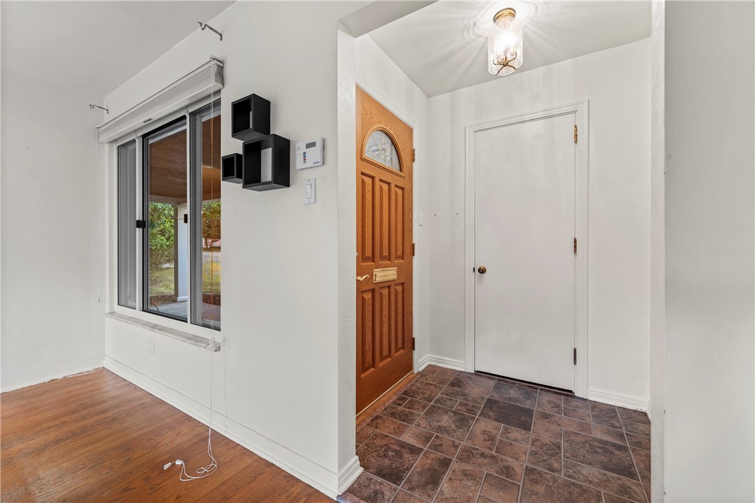 1727 Holly Lane