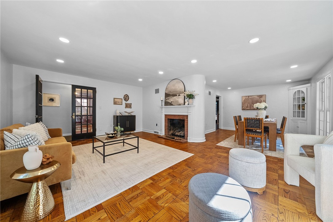 19 Thornwood Drive