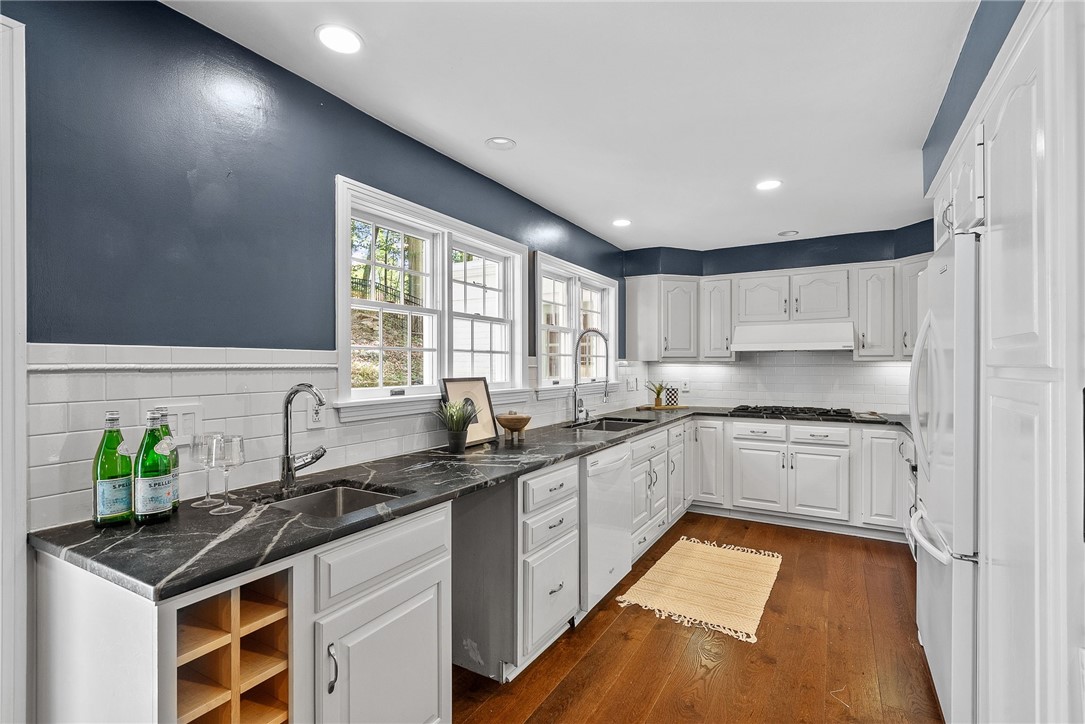 19 Thornwood Drive