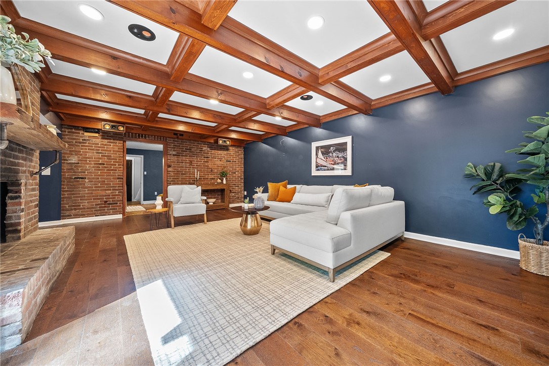 19 Thornwood Drive