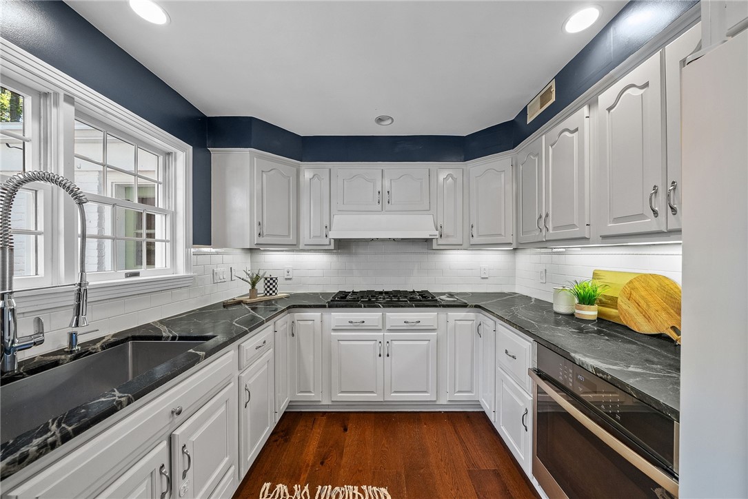 19 Thornwood Drive