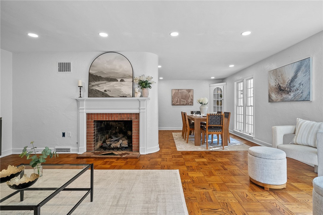 19 Thornwood Drive