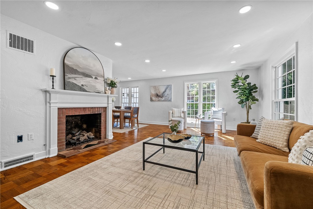 19 Thornwood Drive