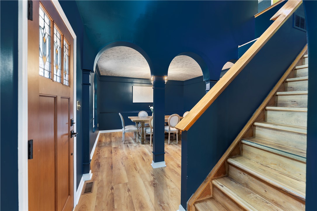 209 Farmcrest Dr