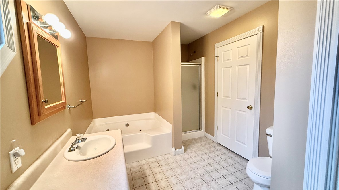 1009 W Waterford Ct