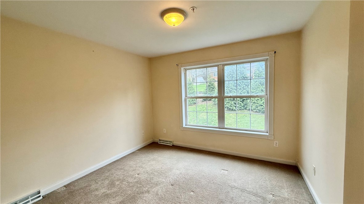 1009 W Waterford Ct