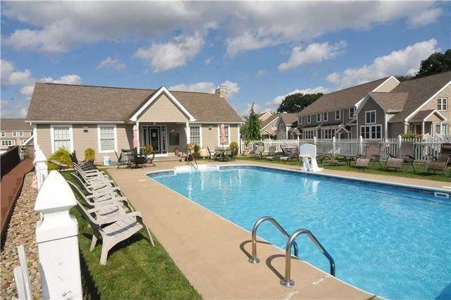 1009 W Waterford Ct