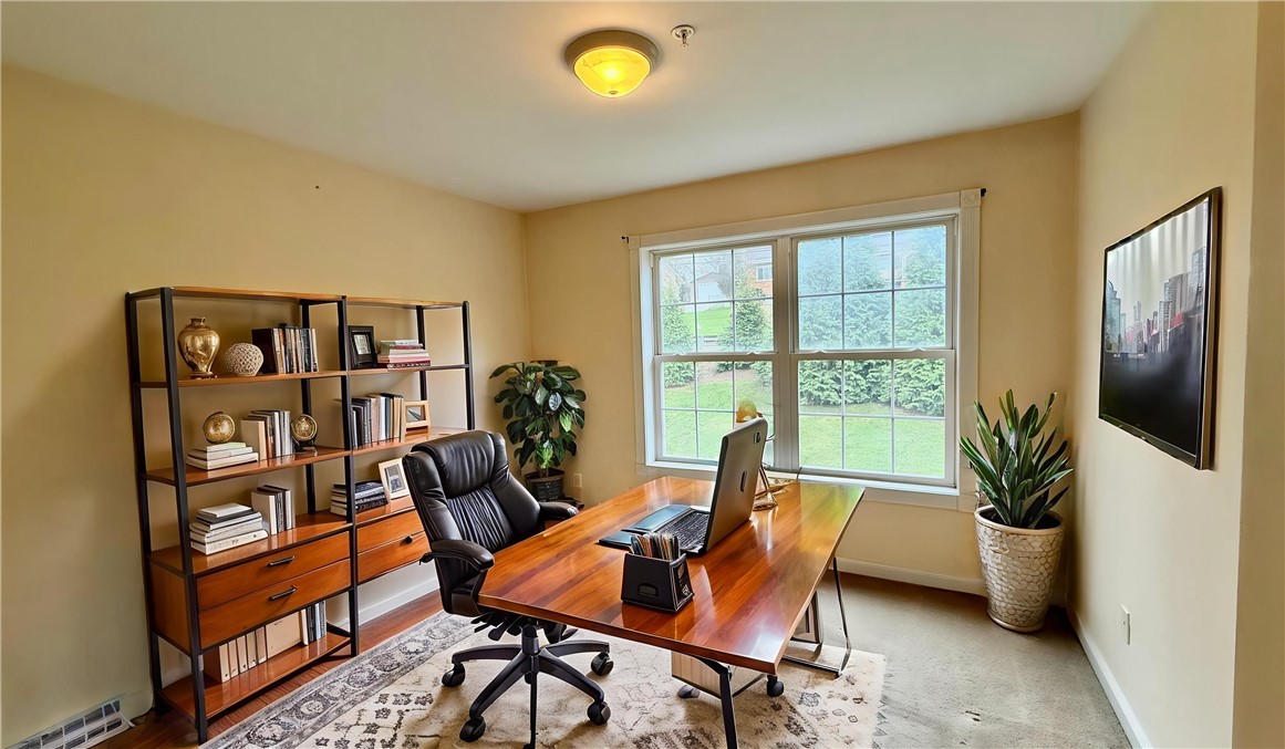 1009 W Waterford Ct
