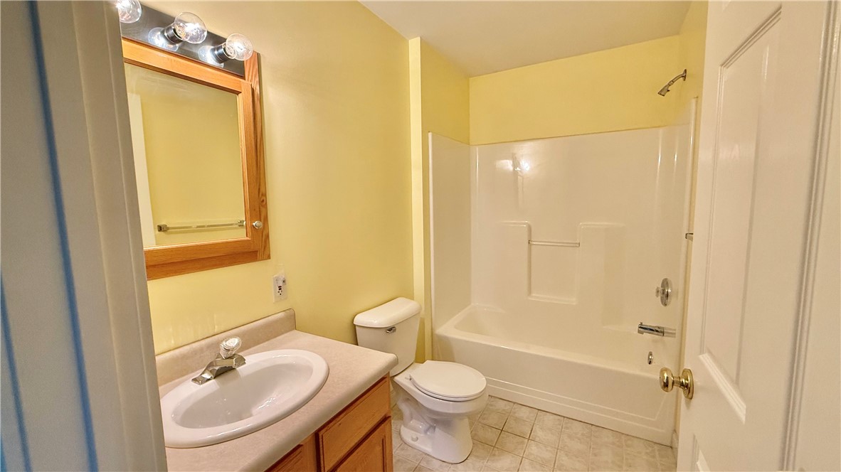 1009 W Waterford Ct