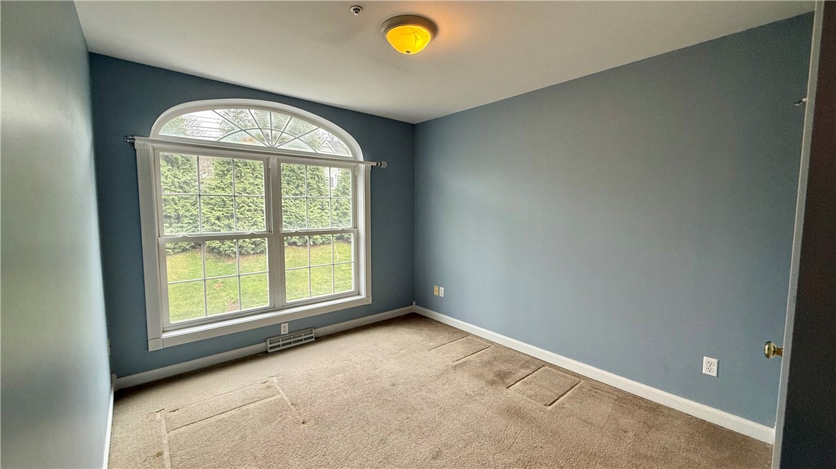 1009 W Waterford Ct