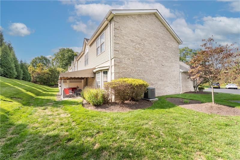 1009 W Waterford Ct