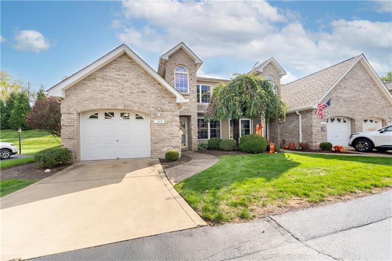 1009 W Waterford Ct