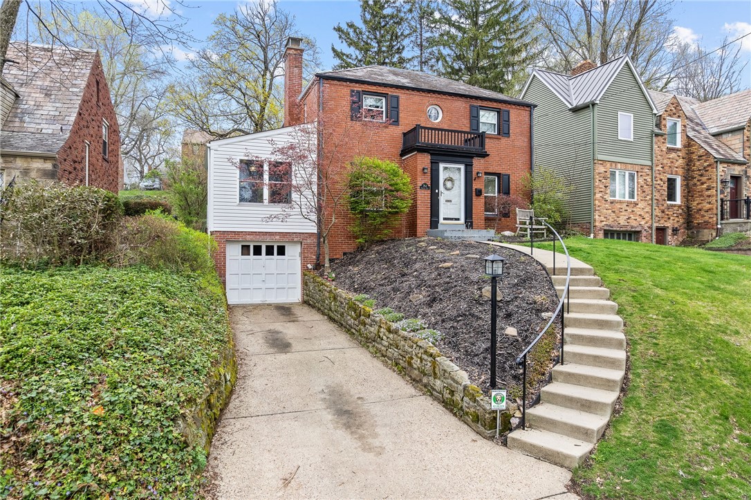 762 Country Club Dr