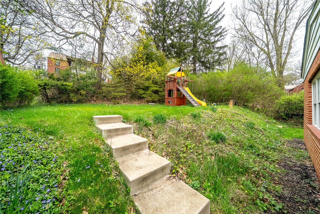 762 Country Club Dr