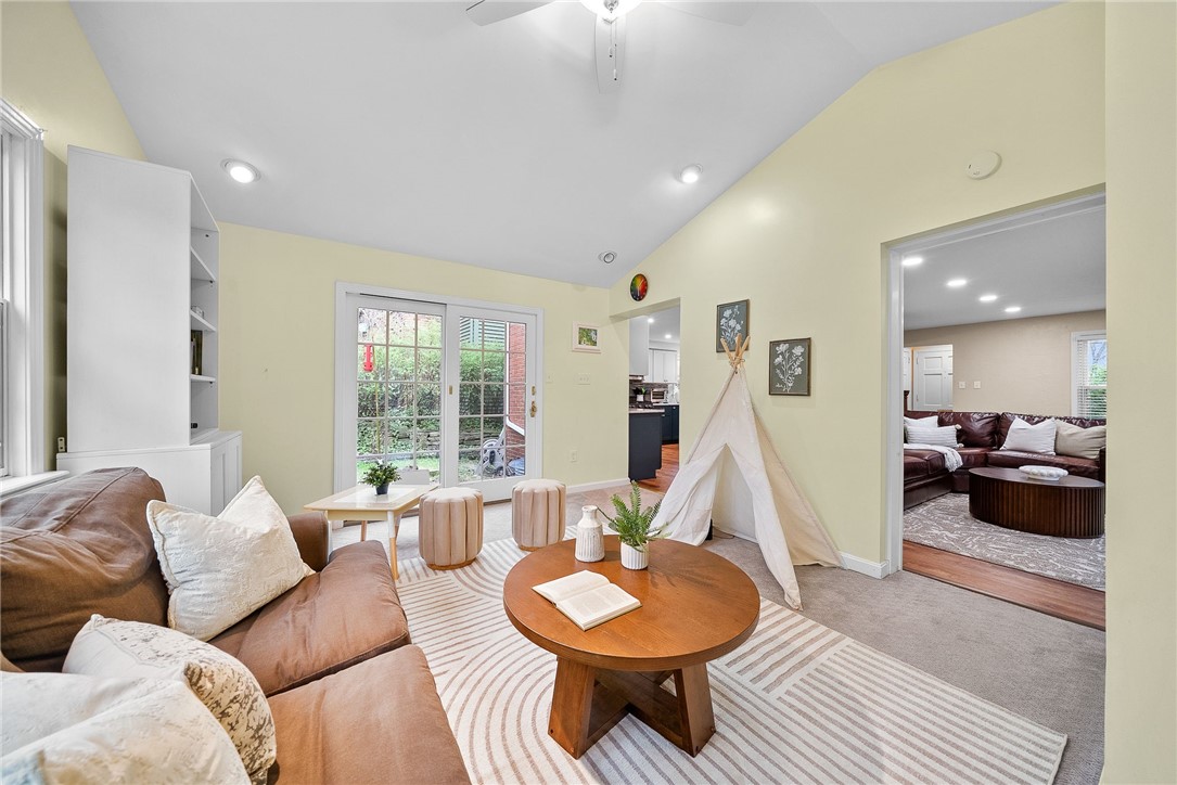 762 Country Club Dr