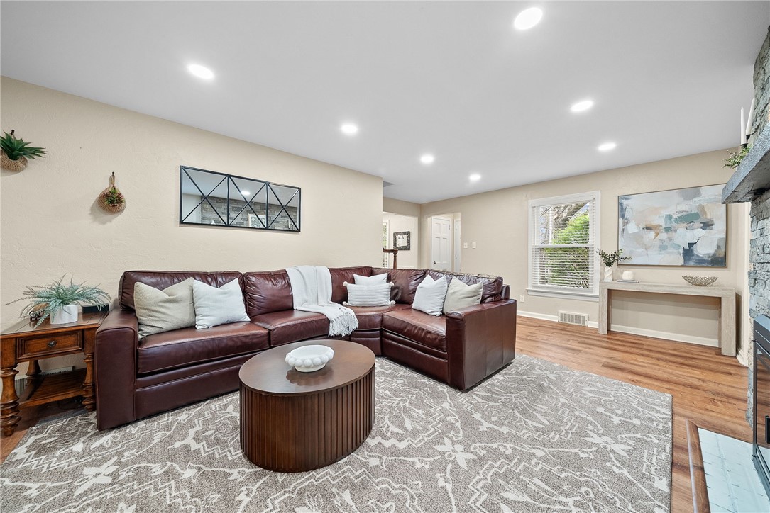 762 Country Club Dr