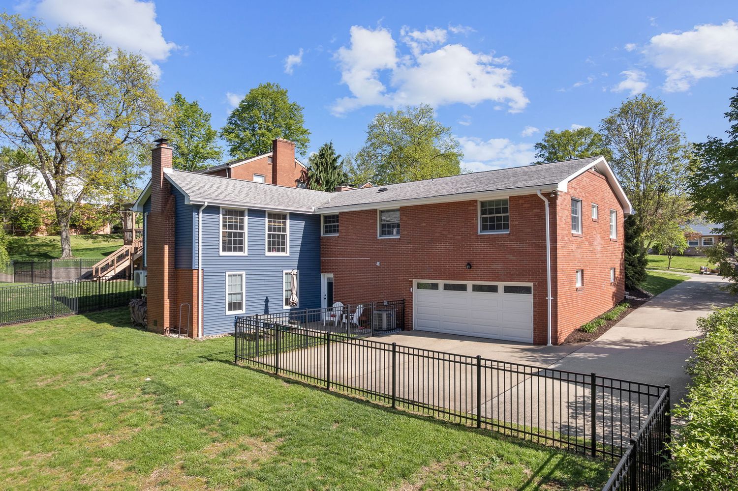 550 Pat Haven DRIVE