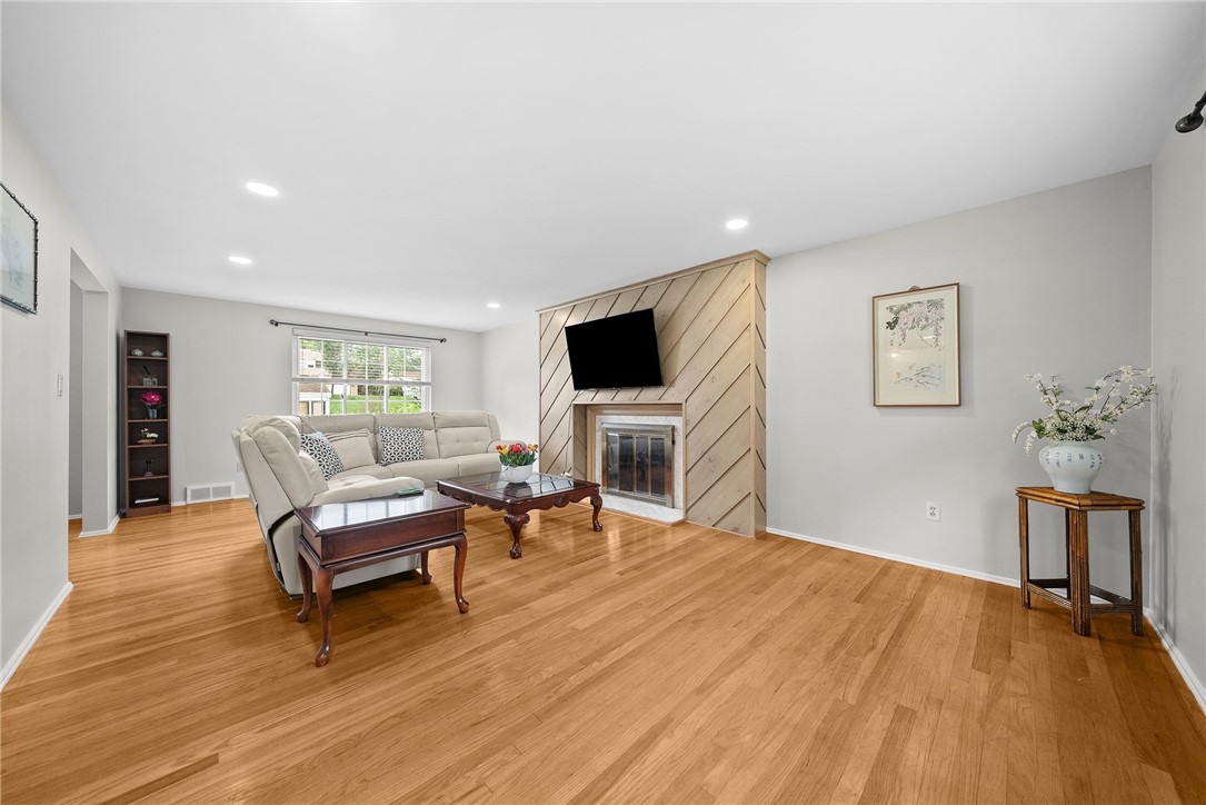 1309 Firwood Dr