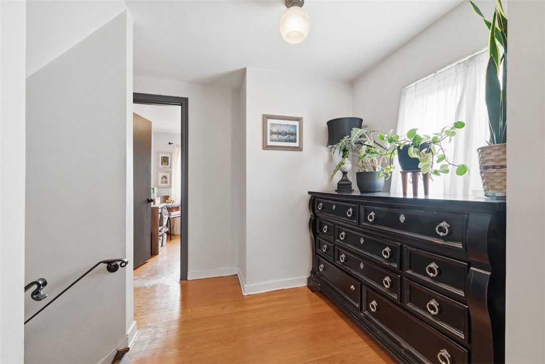 131 W Marietta St