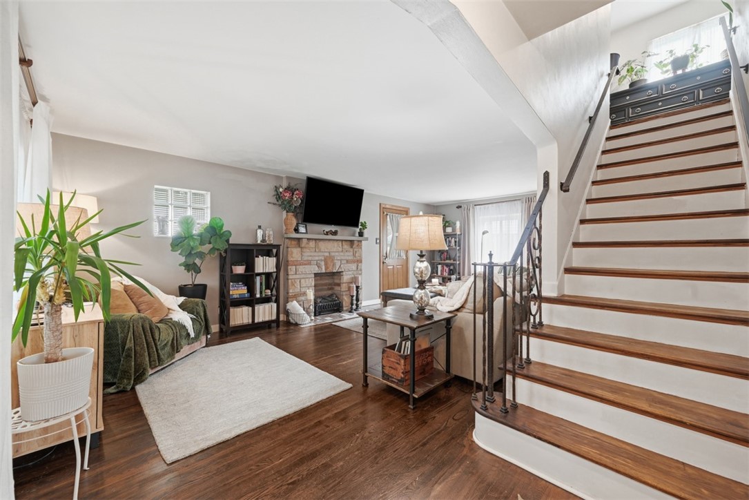131 W Marietta St