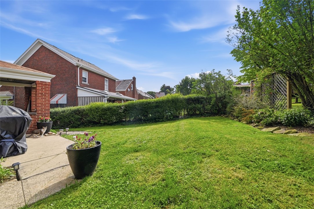 131 W Marietta St
