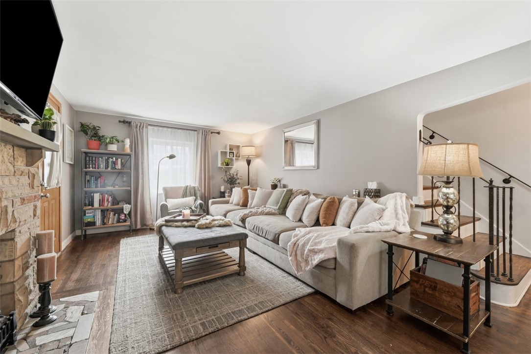 131 W Marietta St