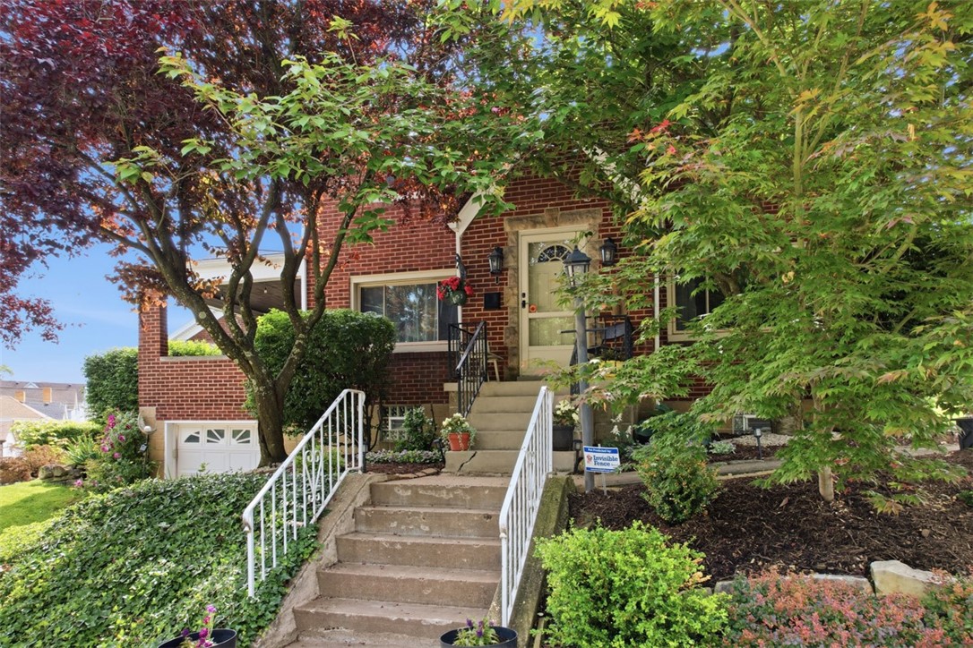 131 W Marietta St