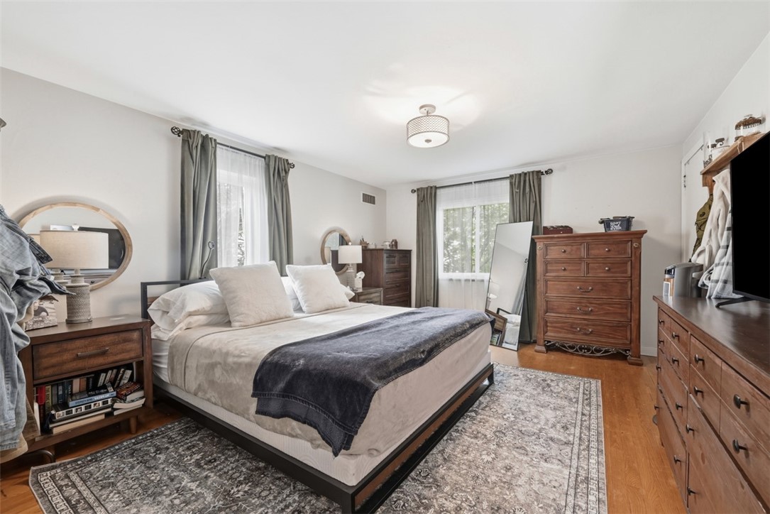 131 W Marietta St