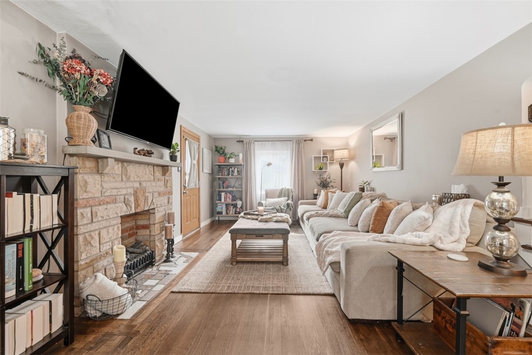 131 W Marietta St