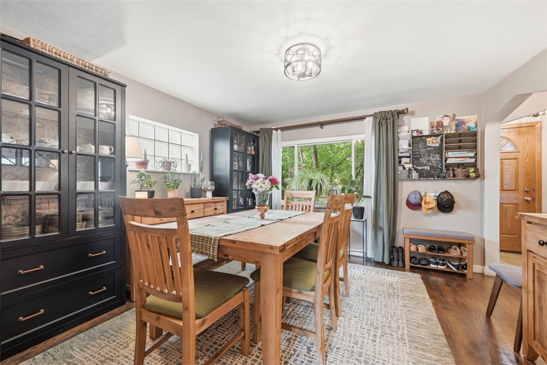 131 W Marietta St