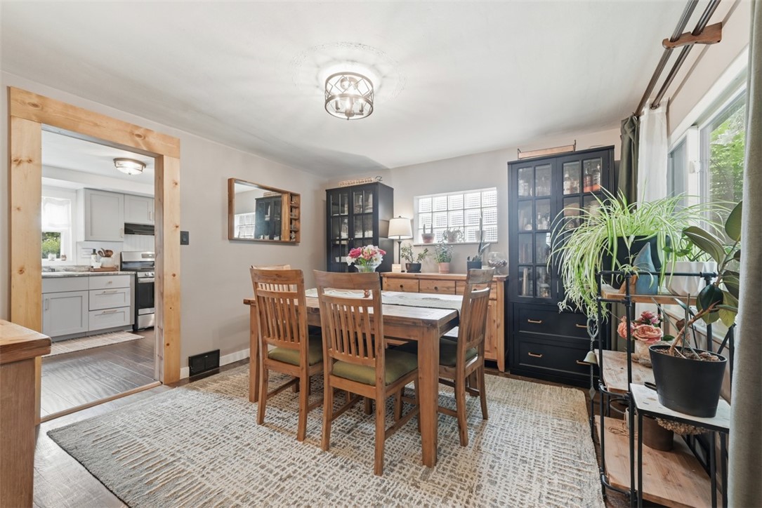 131 W Marietta St