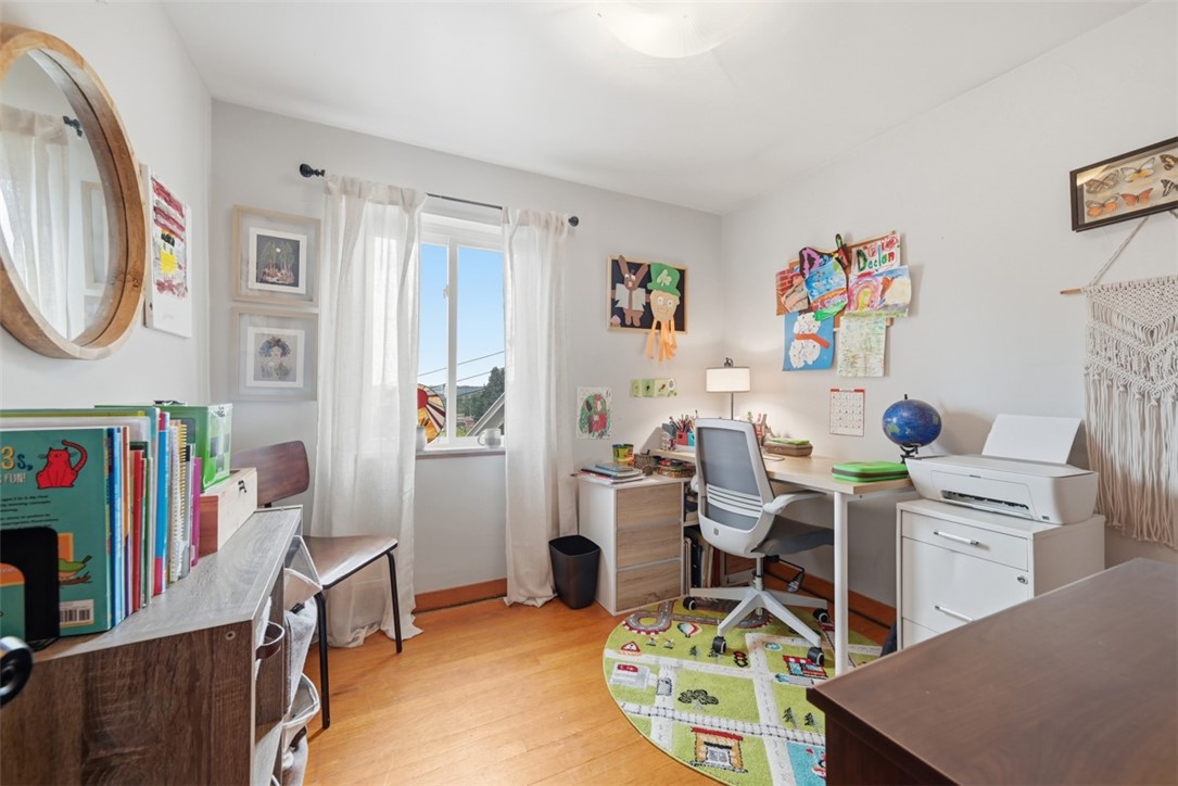131 W Marietta St