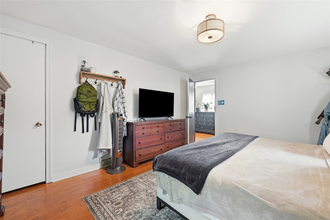 131 W Marietta St