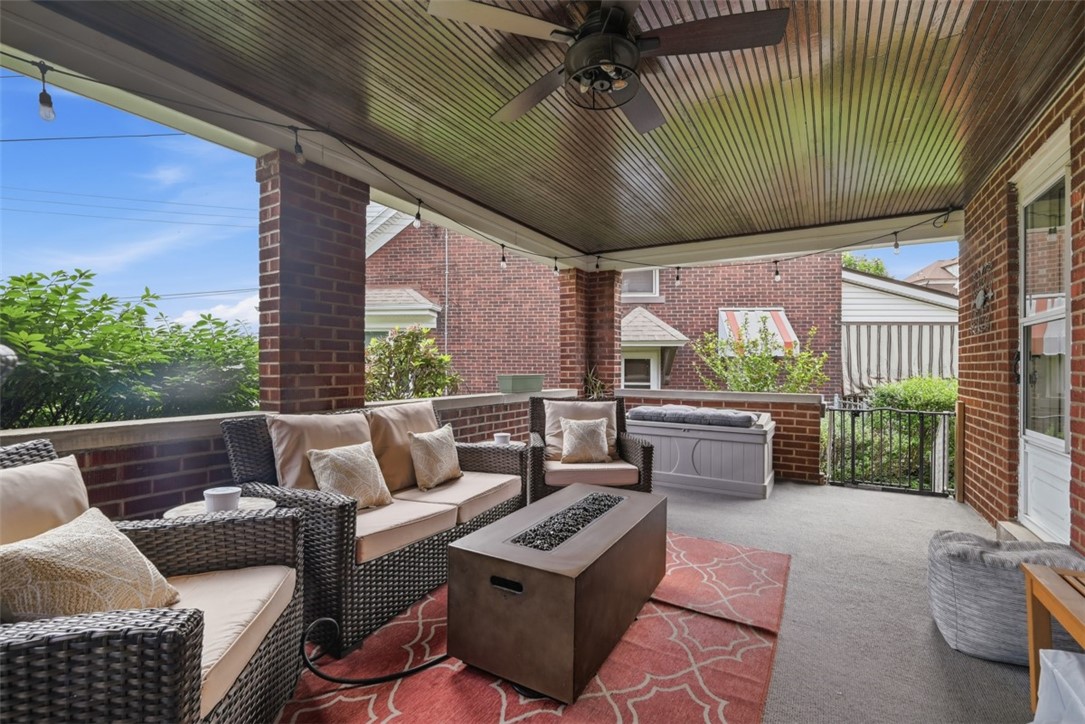 131 W Marietta St