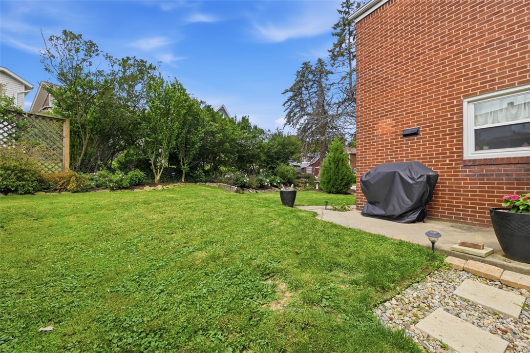 131 W Marietta St