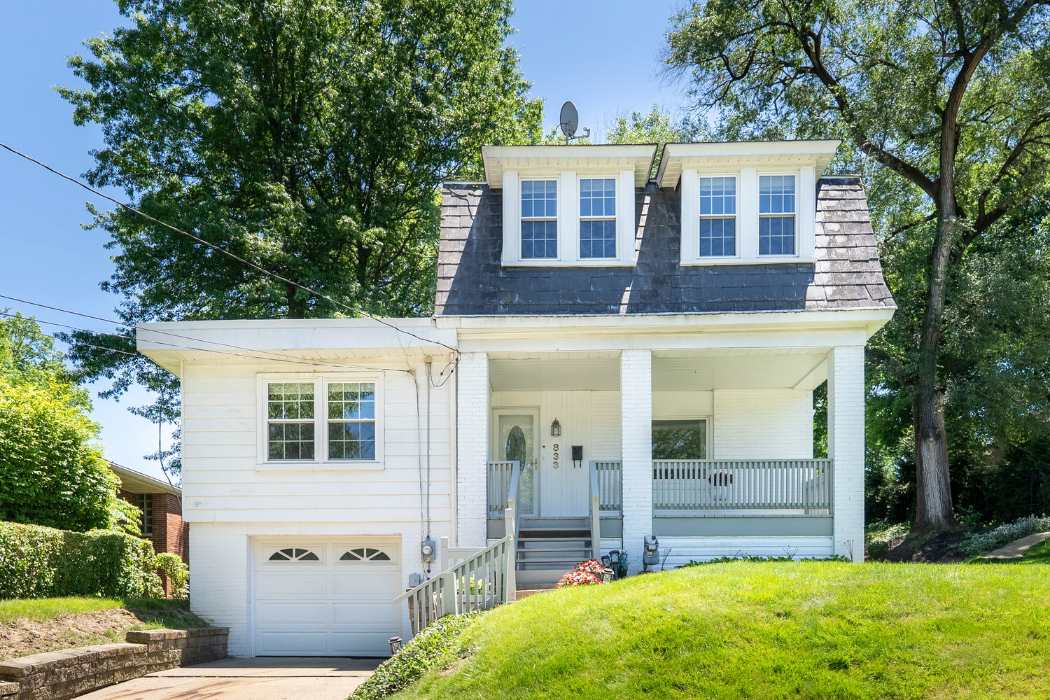833 Chalmers Place