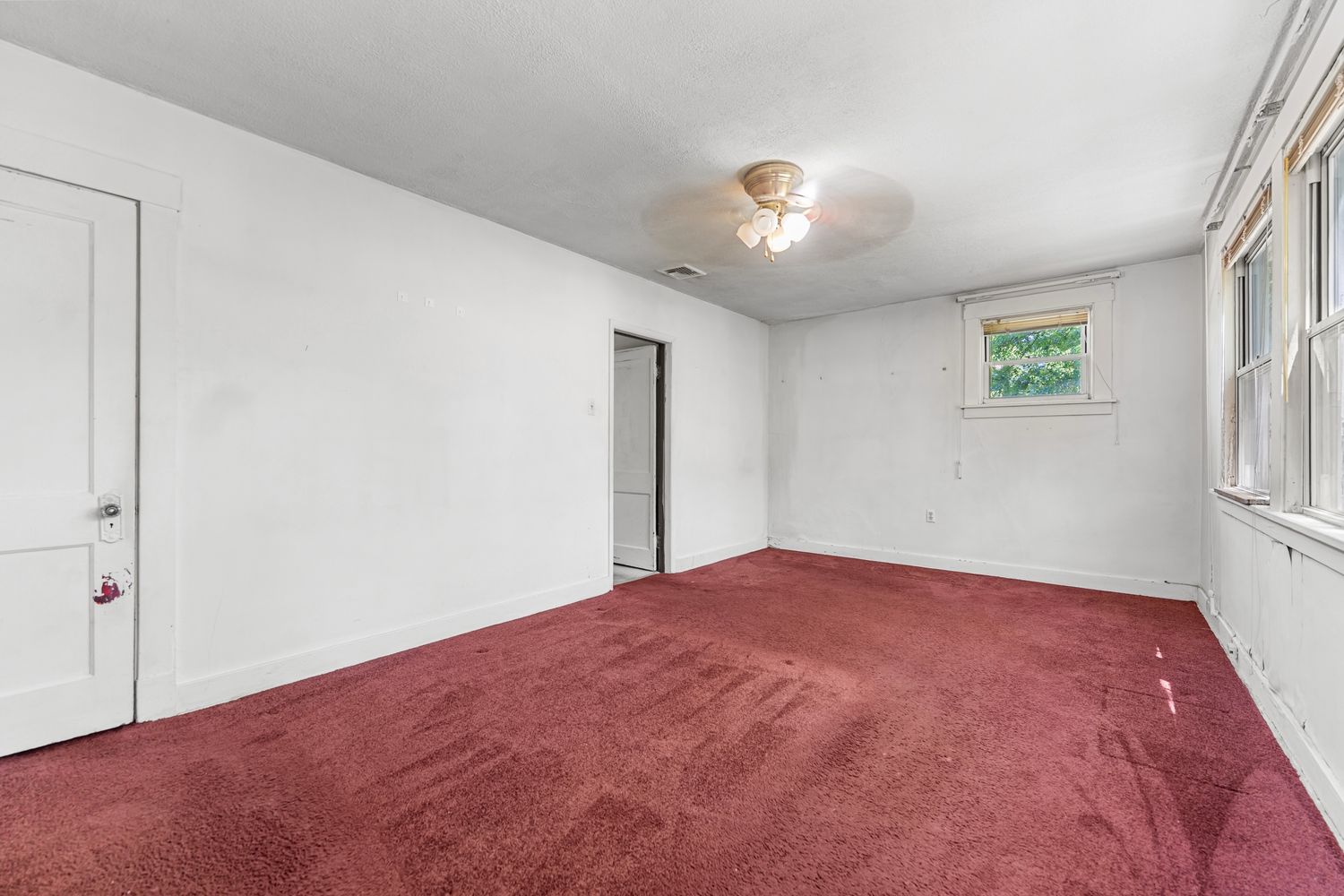 833 Chalmers Place