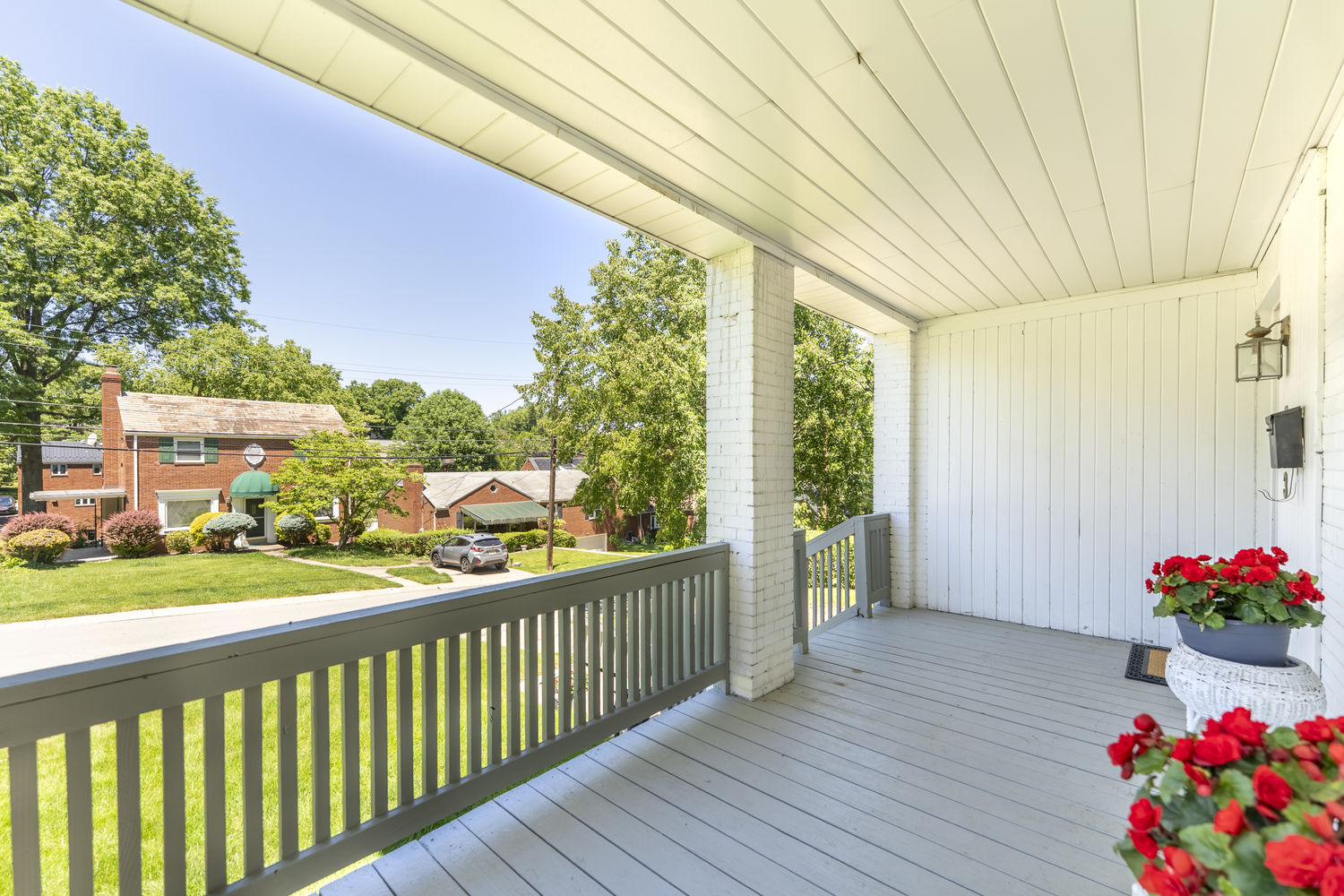 833 Chalmers Place