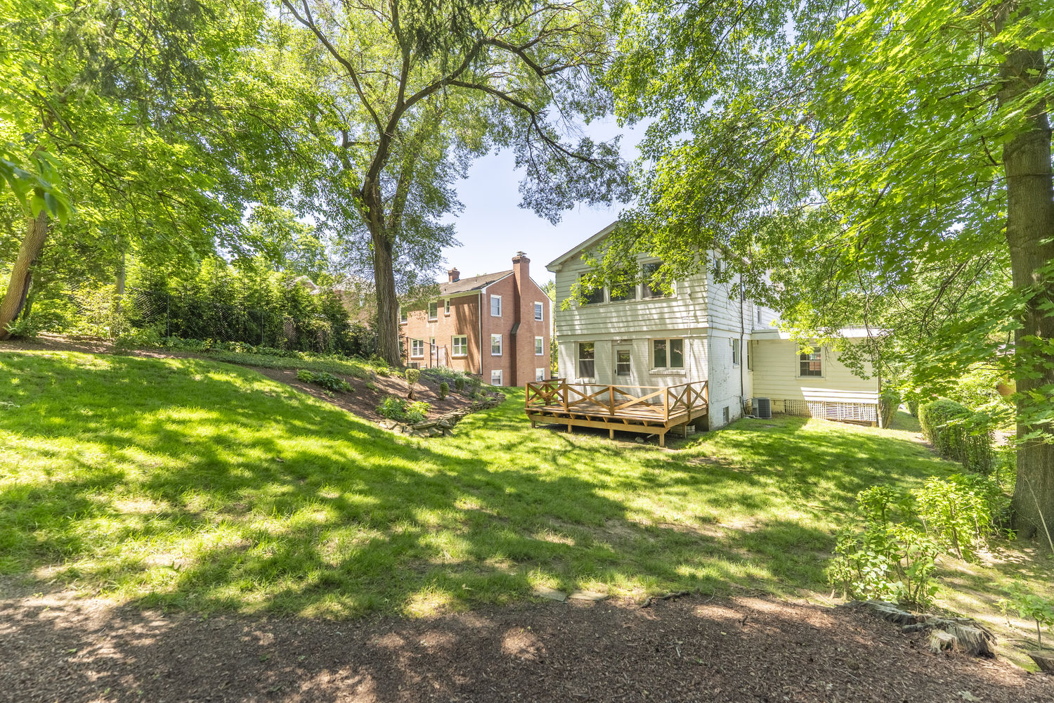 833 Chalmers Place