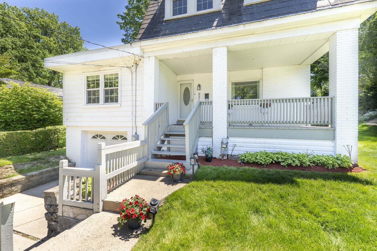 833 Chalmers Place