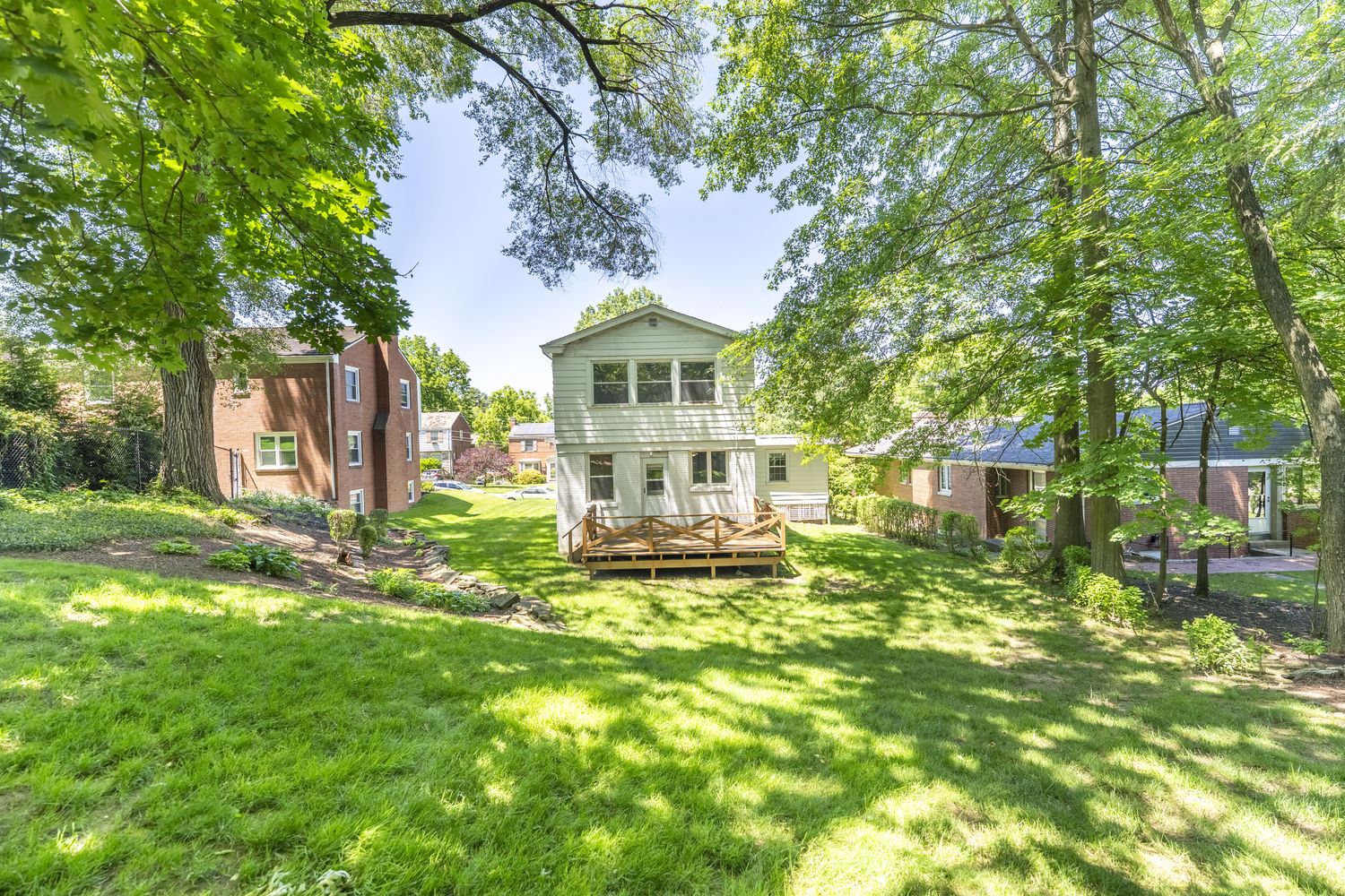 833 Chalmers Place