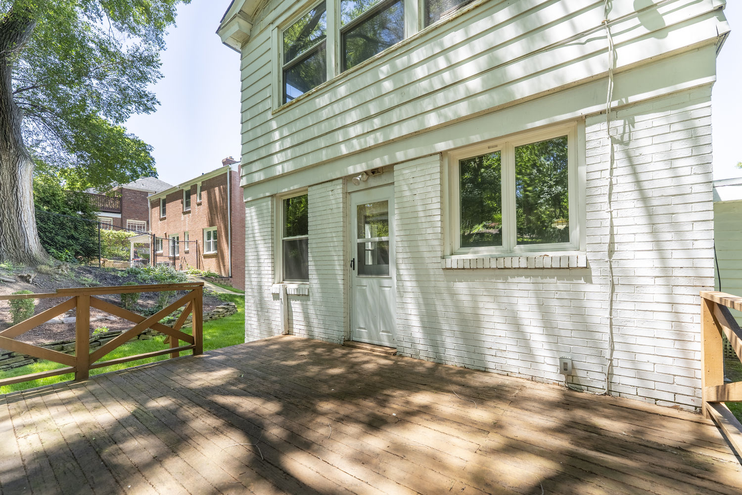 833 Chalmers Place