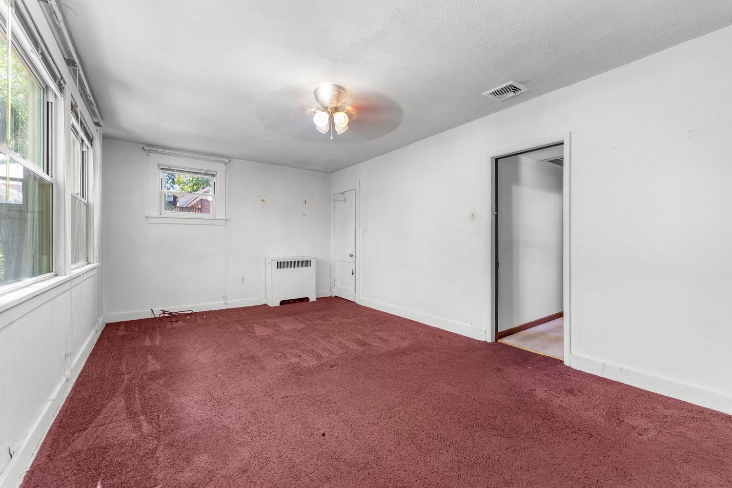 833 Chalmers Place